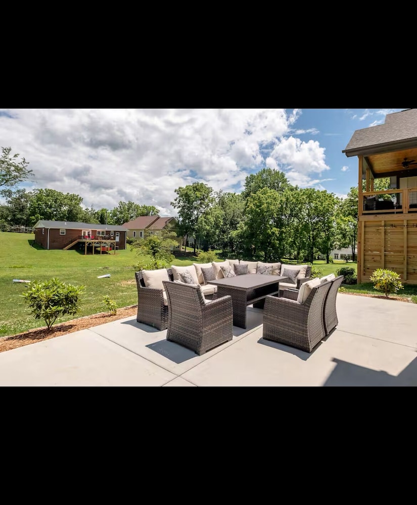Downtown Brevard Retreat &Cyclists Dream