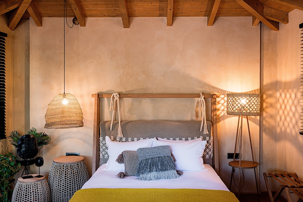 Anthemion Suites & Villas
