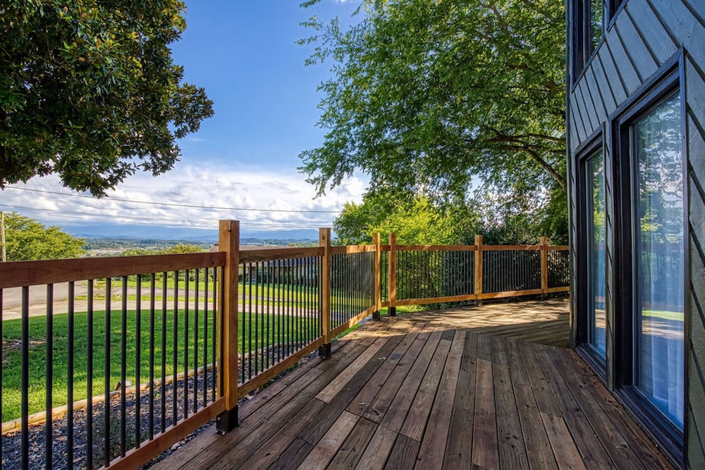 Unique 4bed 3bath A-frame view 3