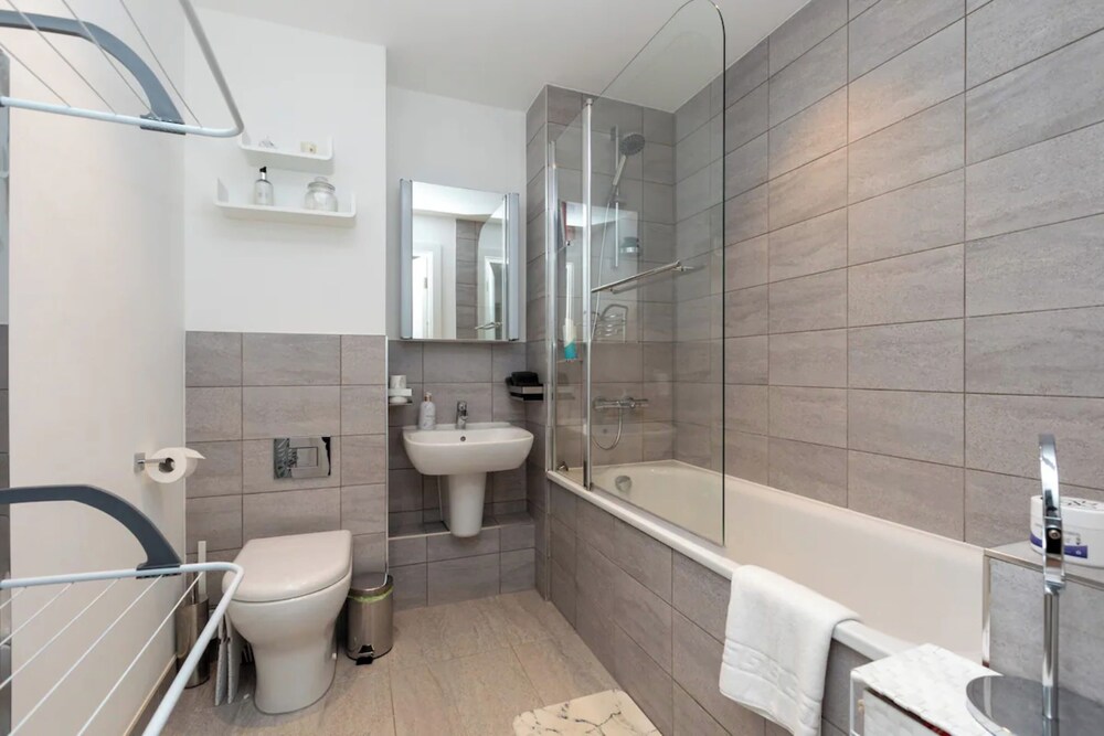 Sleek & Modern 1BD Flat - Angel