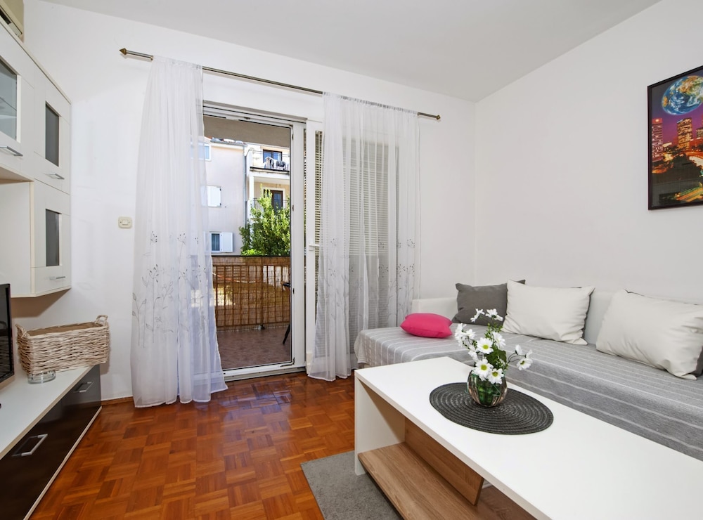 Brigth and Breezy Rovinj Apartments
