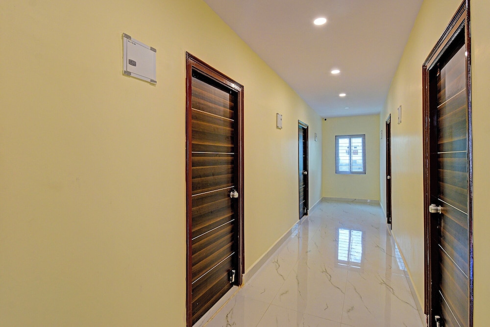 Fabhotel Srikara Grand Luxury Rooms
