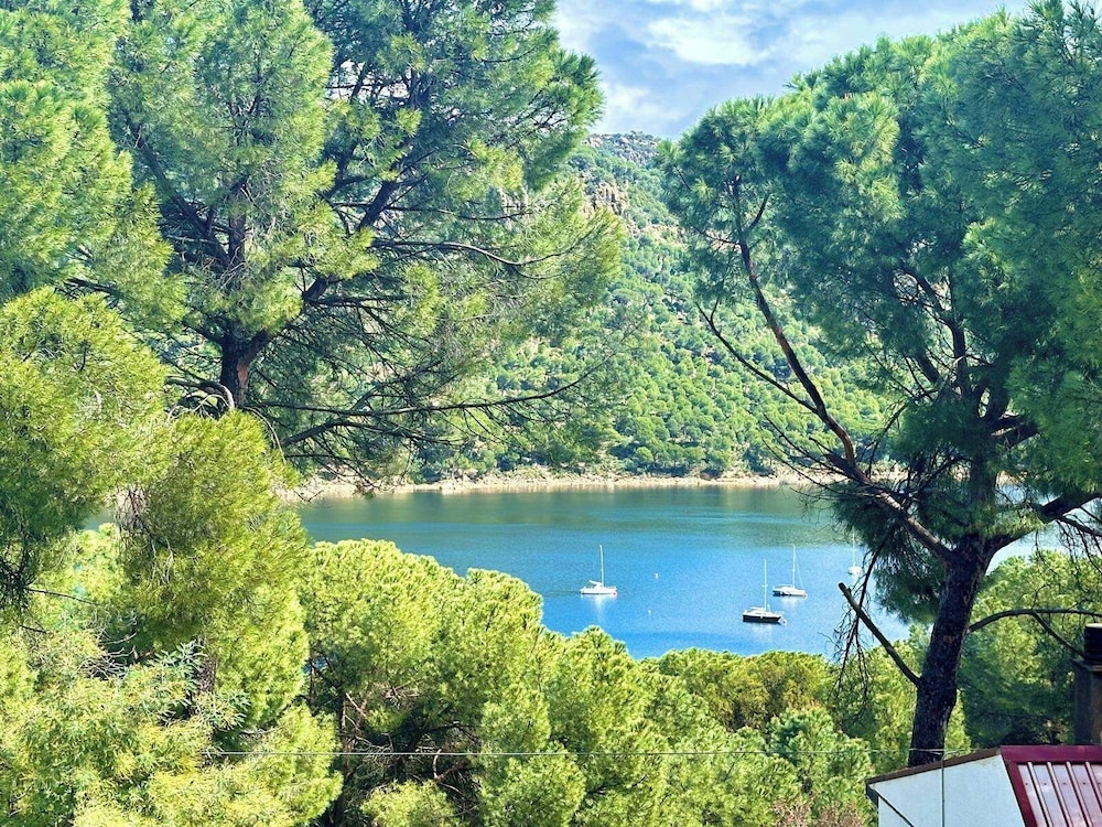 Costa Madrid Apartment Sleeps 5 With Terrace