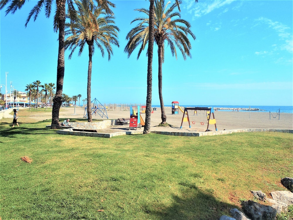 Holiday Beach Apartments Veronica