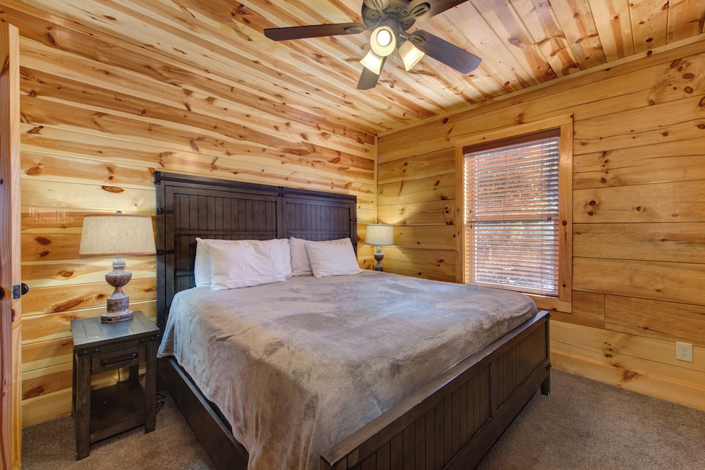 Chilling Bear Lodge