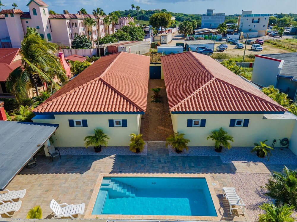Great Cozy Comfortable Central 2BR 2BA w Pool
