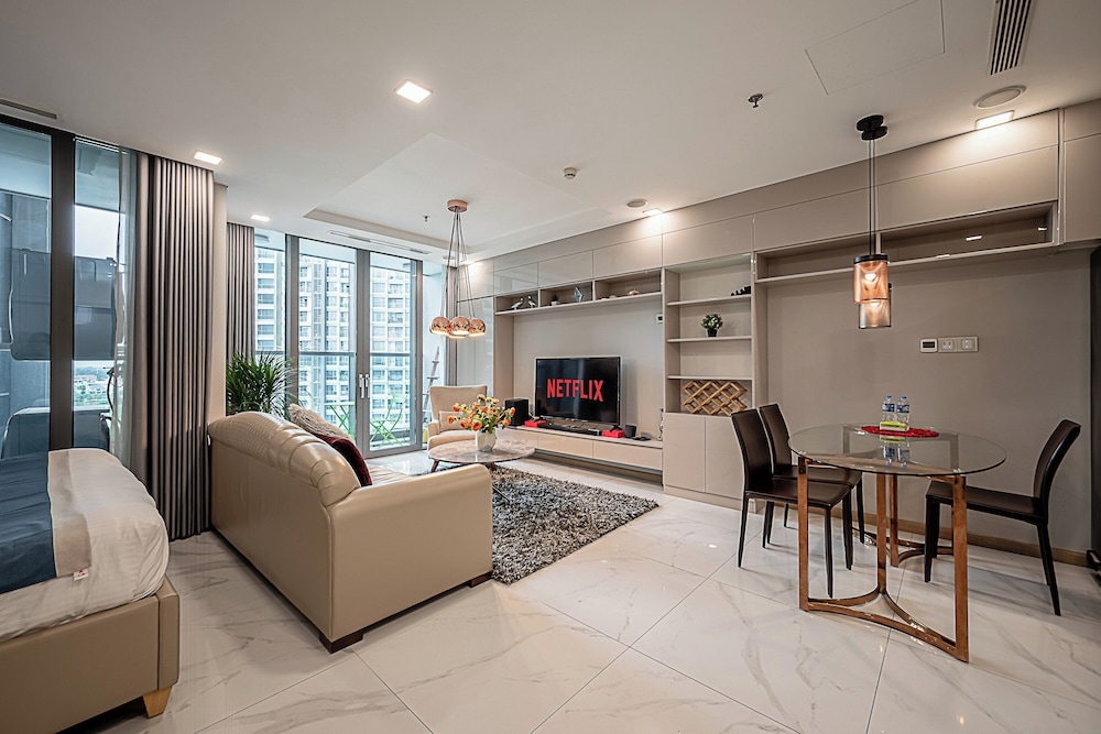 Somi Luxstay Landmark 81