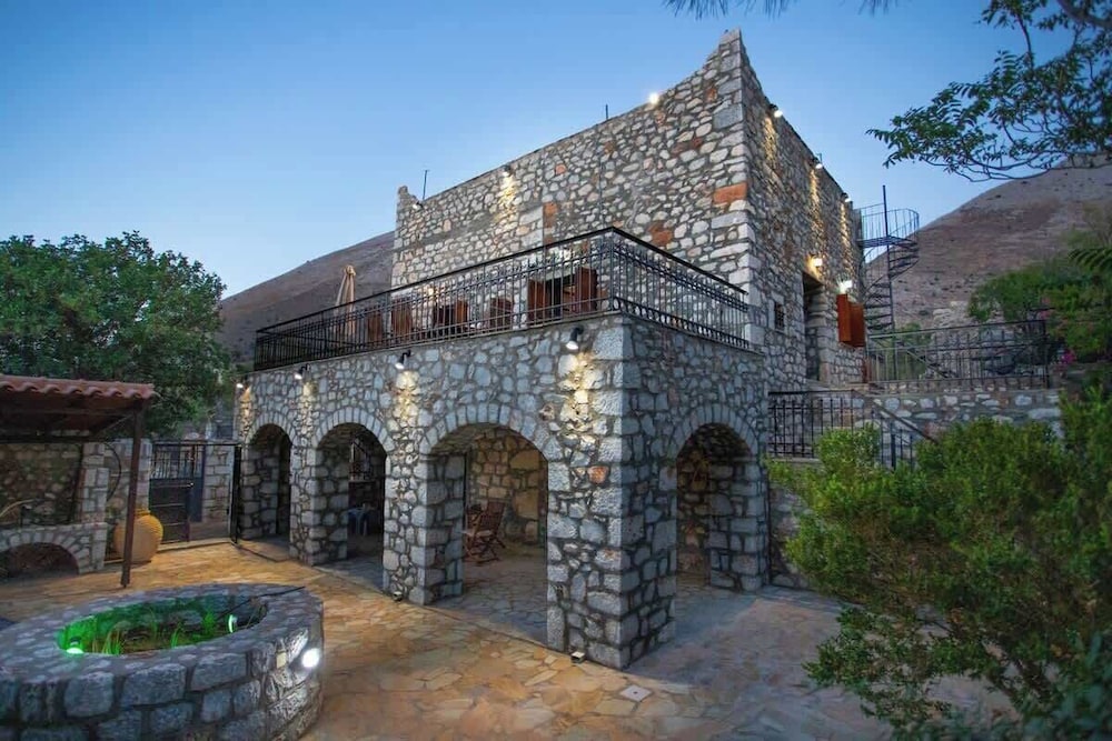 Kitta Mani Towerhouse - Mountain Views Garden