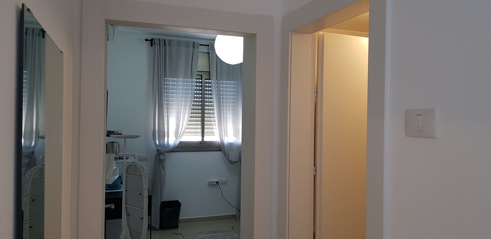 Private Bed and Bathroom in Netanya
