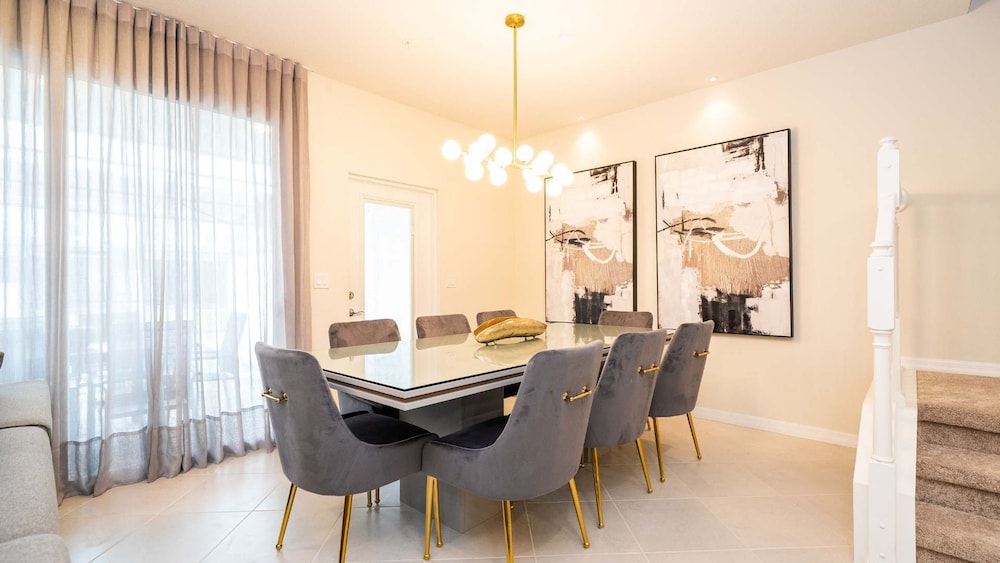 Upstay Family Fun 5BR Retreat w Pool Games Room