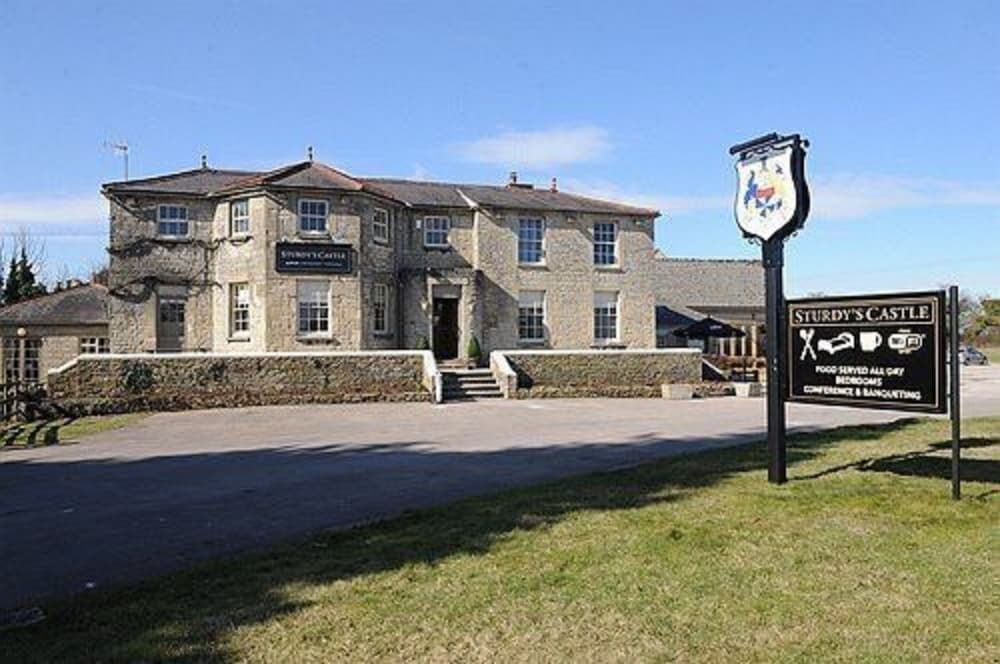 Sturdy's Castle Country Inn