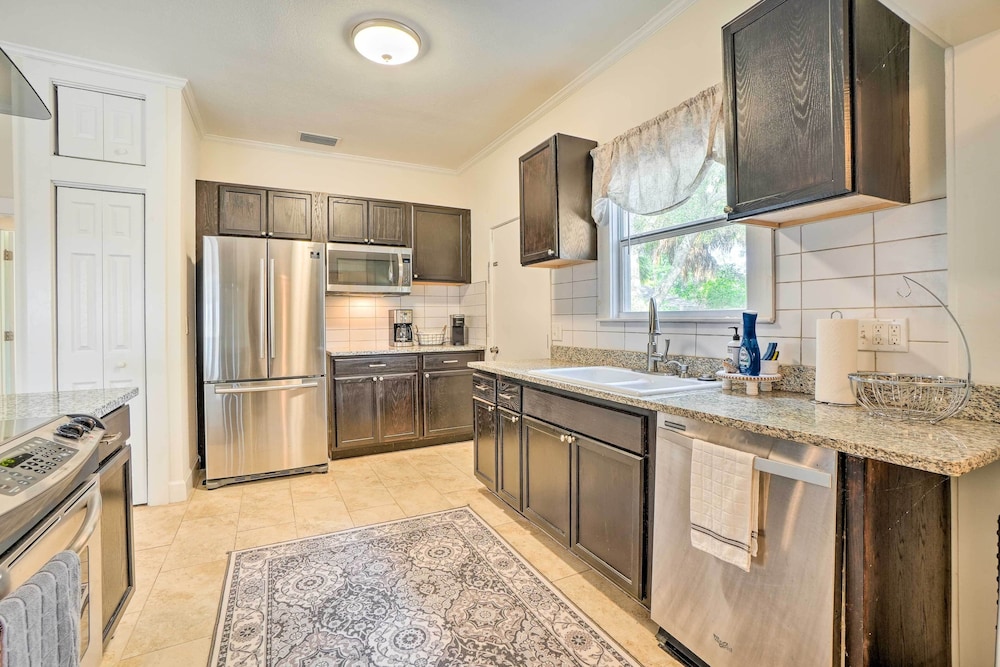 Historic Tarpon Springs Abode ~ 3 Mi to Beach view 2