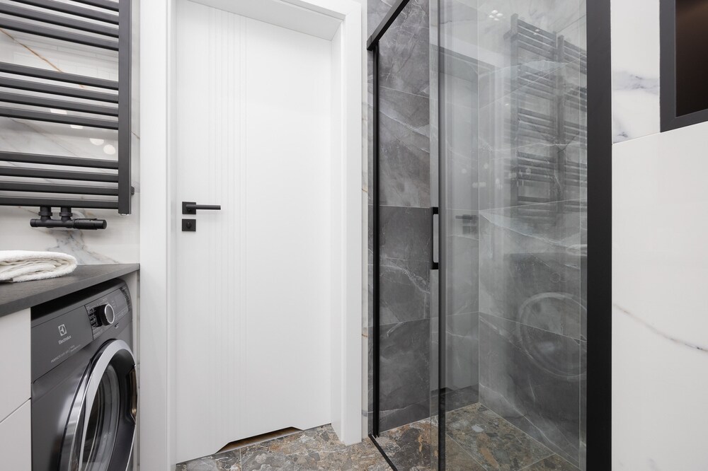 Grzybowska Apartment by Renters Prestige