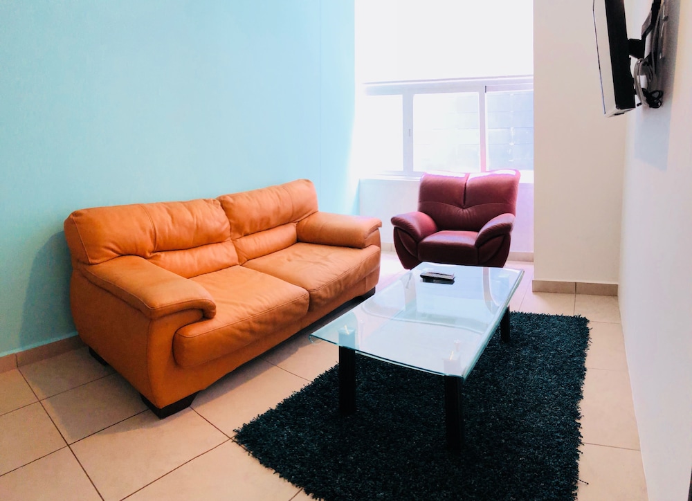 Alameda Downtown Apartment 404