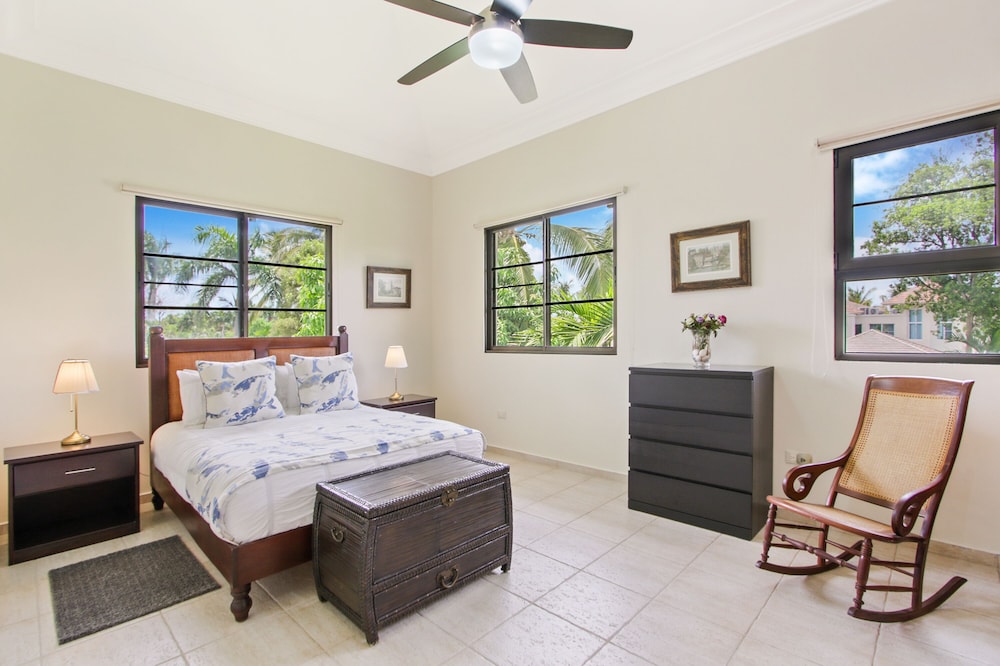 4-BR Pool Villa - Garden & Beach Access