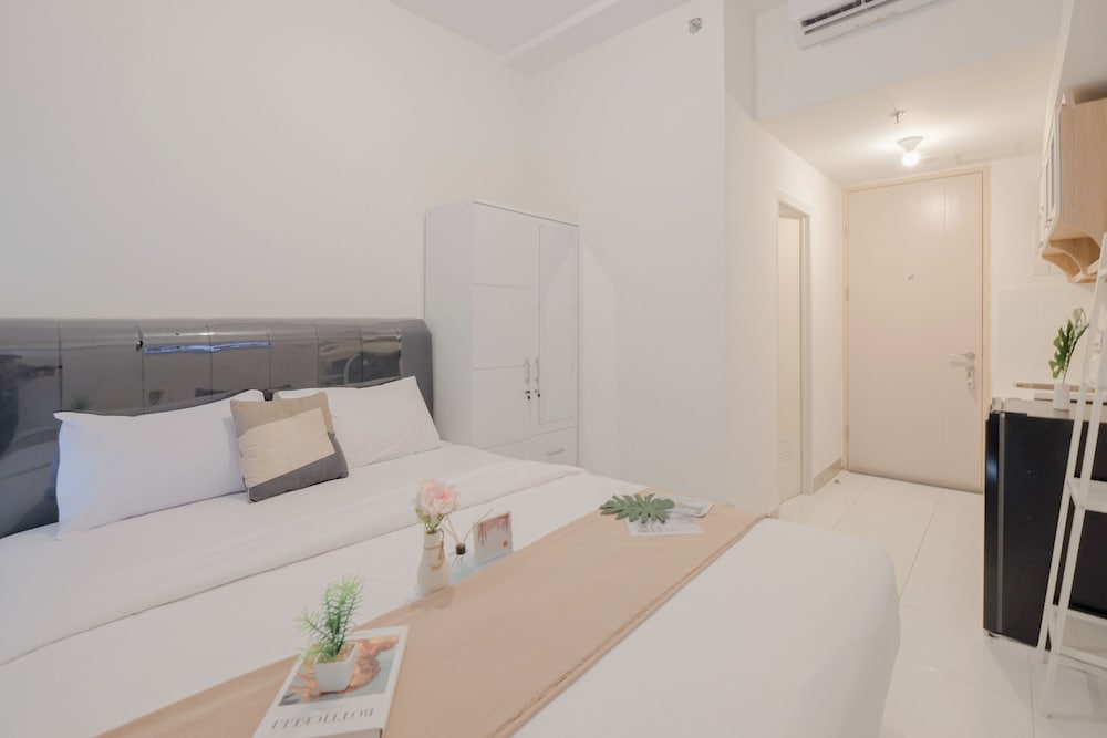 Cozy And Simply Look Studio Apartment Tokyo Riverside Pik 2