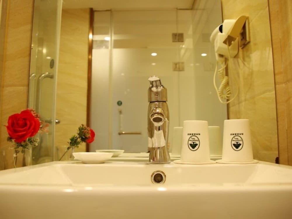 Ningbo Vacations - Greentree Inn Ningbo South Railway Station Express Hotel - Property Image 12