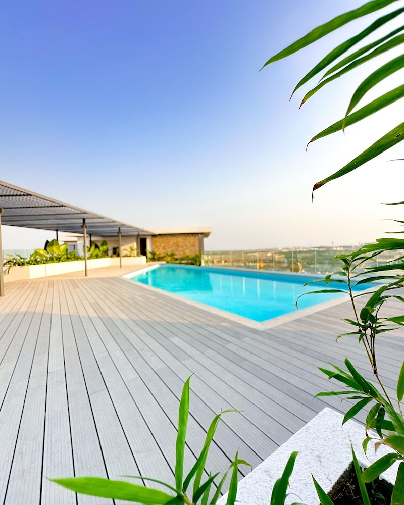 Serenity luxury studio loxwood