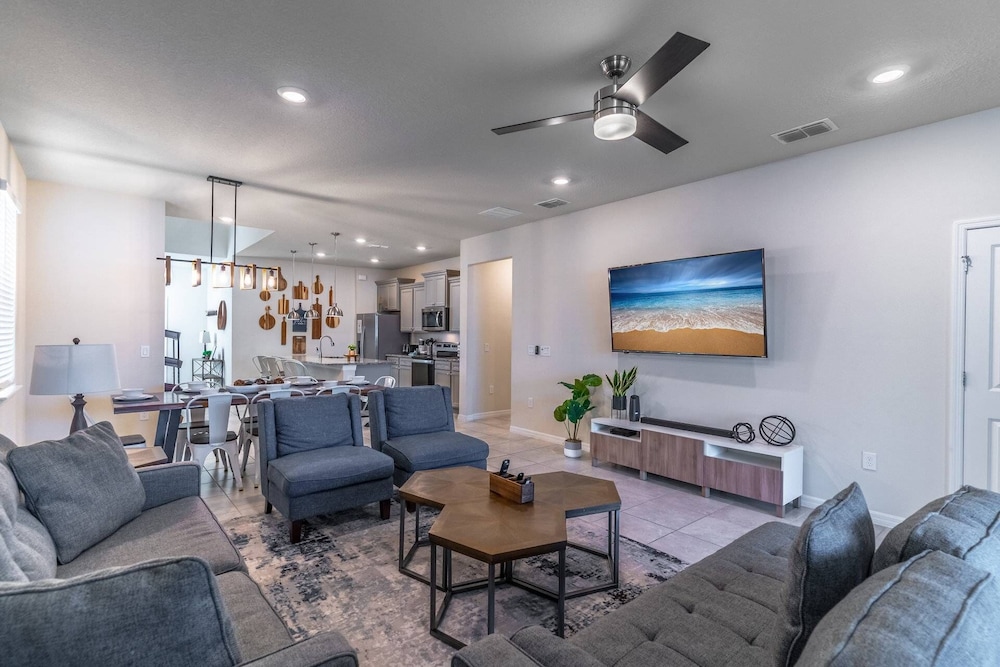 3285 Windsor Island