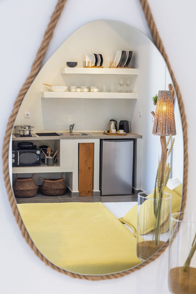 Malibu Studios & Apartments
