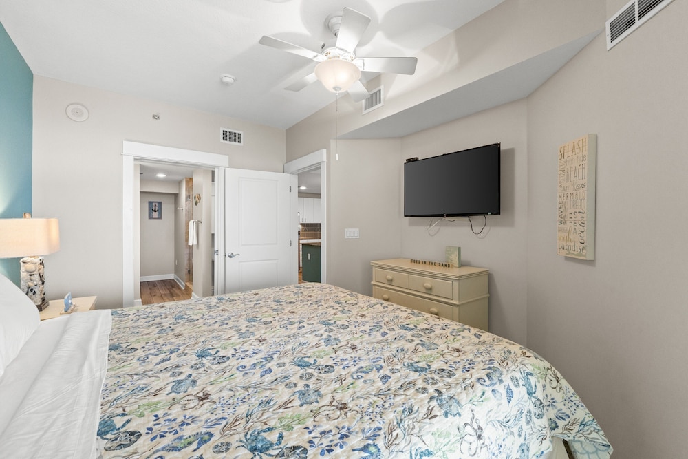 Grand Panama Beach Resort by Book That Condo