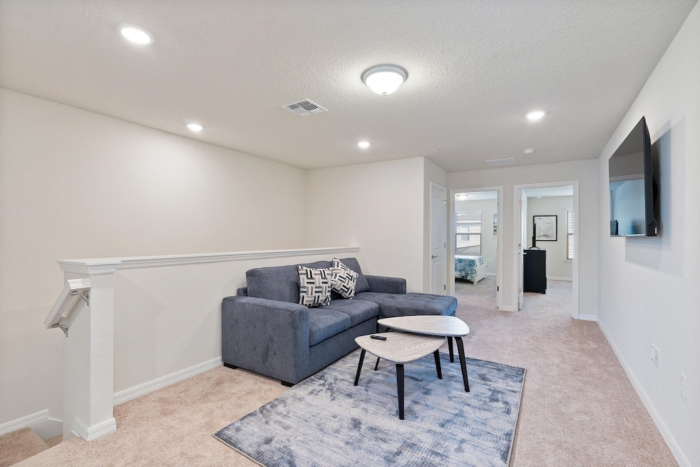 Windsor Cay Resort 5 Bedroom Townhome with Pool 5 Townhouse