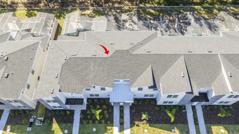 4Bd W/ Private Pool & Free Waterpark @ Storey Lake 2461