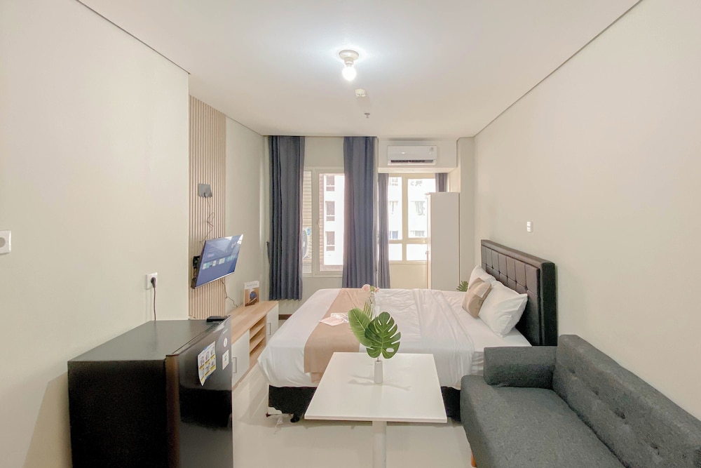 Best Furnished And Homey Studio Nifarro Park Apartment