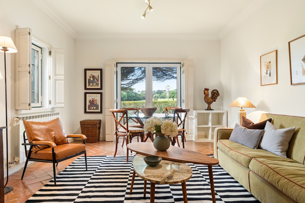 Fairview Villa by Cadenzalux