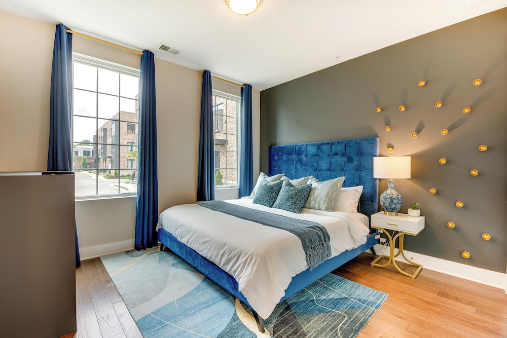 Chic Atlanta Vacation Rental ~ 1 Mi to Downtown!