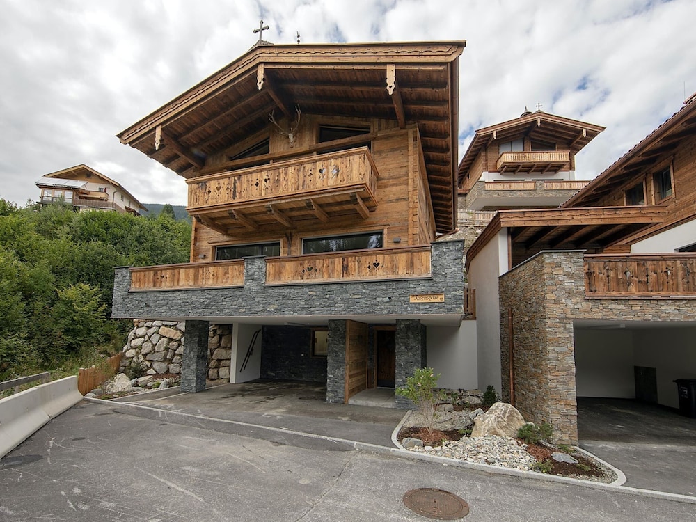 Inviting Chalet in Neukirchen near Wildkogel Ski Arena