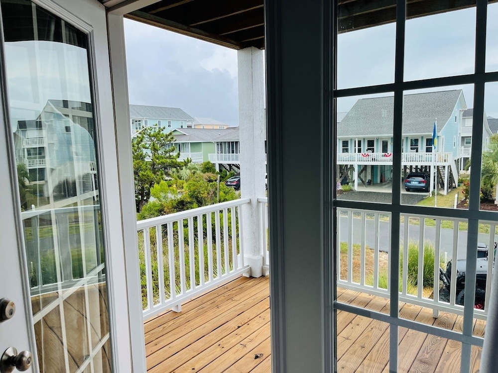 Compass Rose 4 Bedroom Home by RedAwning