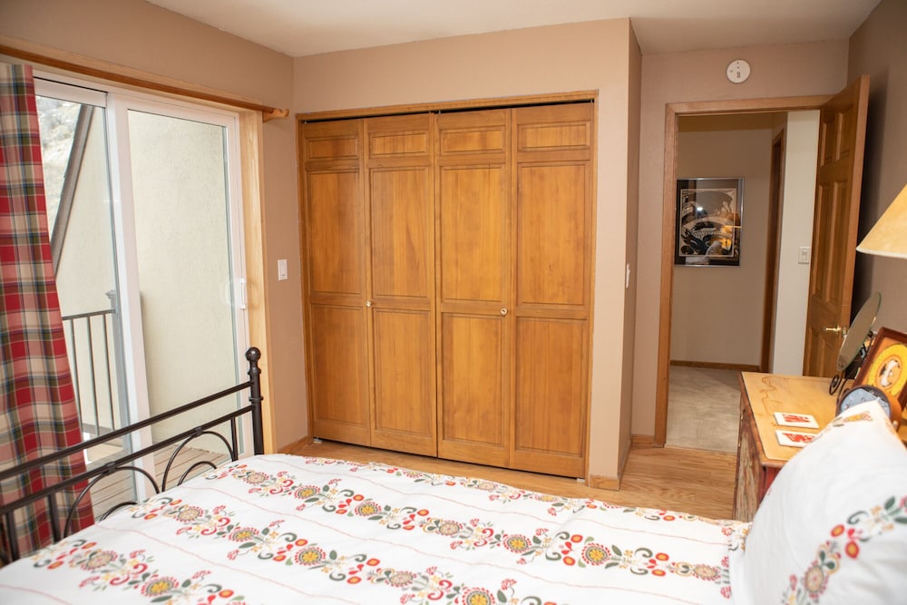 16 Chambertin Townhomes 2 Bedroom Townhouse by RedAwning