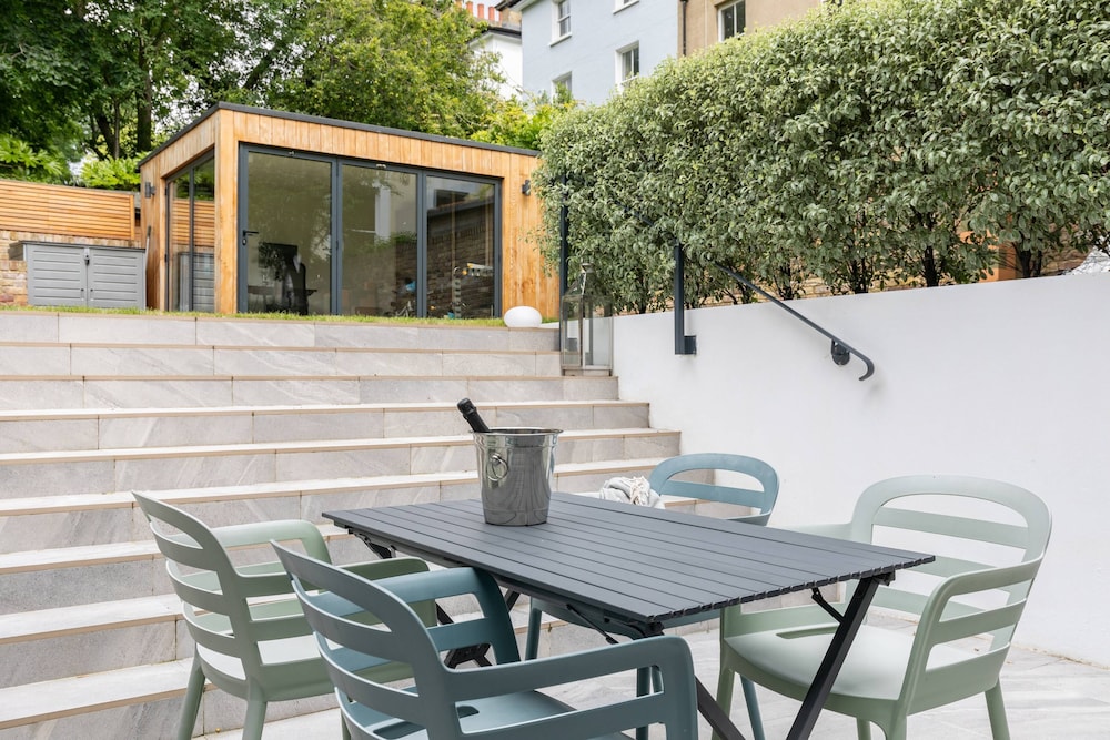 Priory Road III by Onefinestay