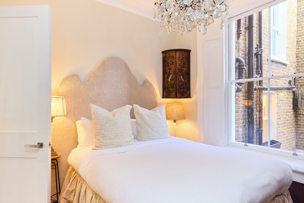 The Kensington Designer's Retreat -1bdr Flat
