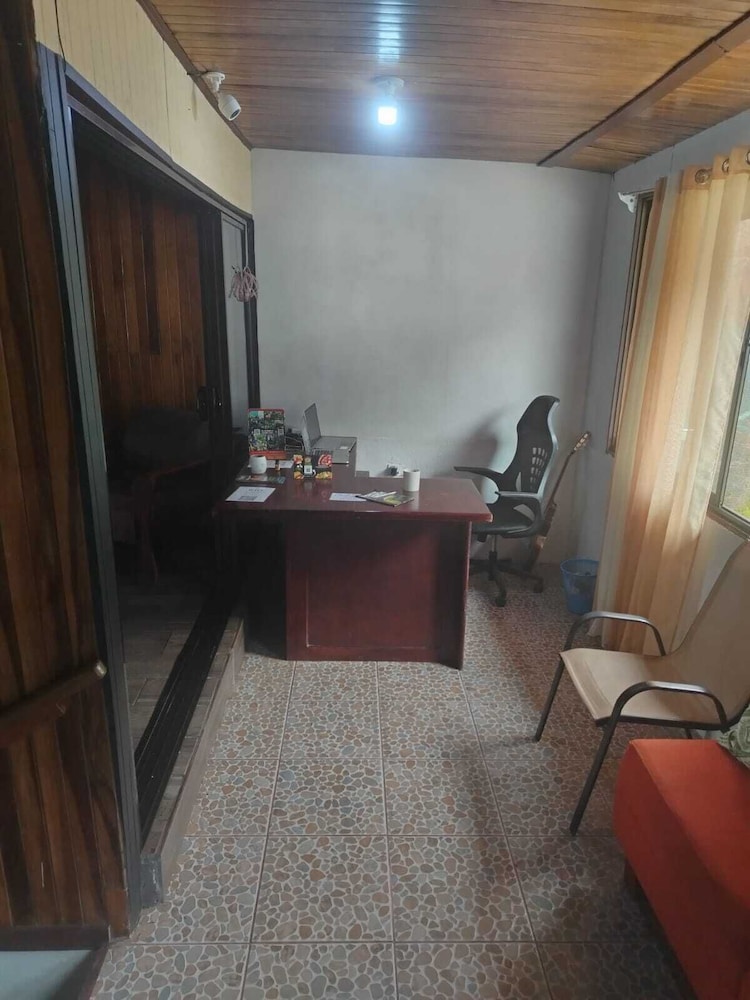 Monteverde Monkey Hostel