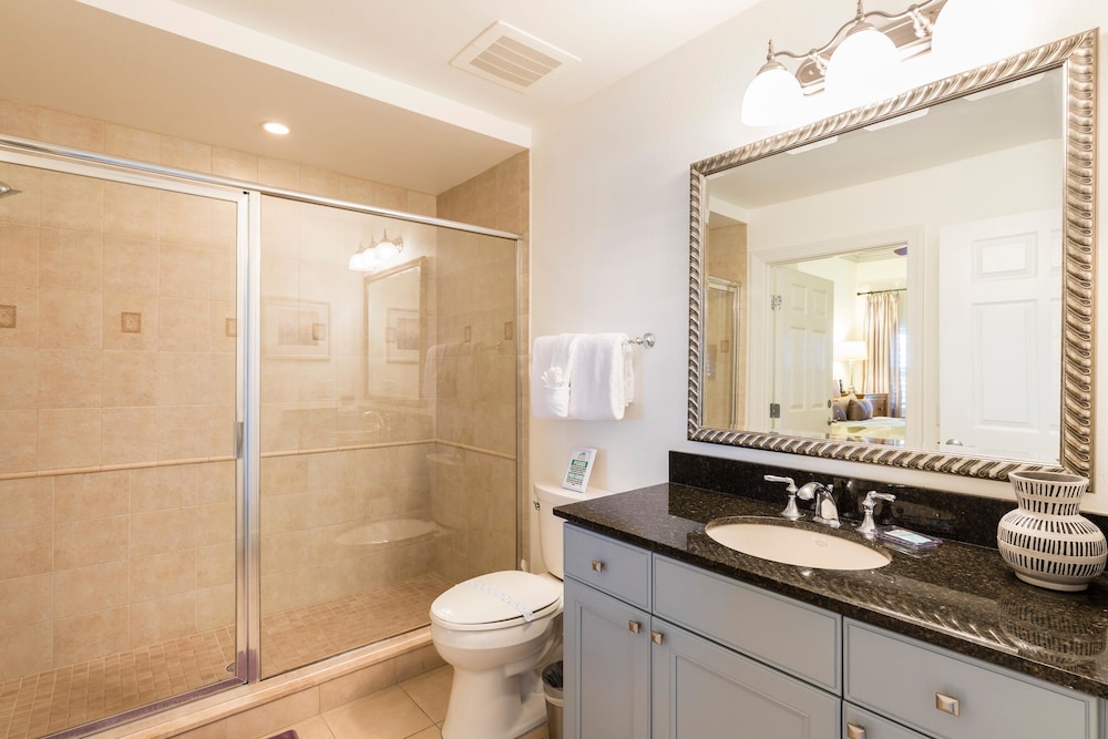 Condo Centre Court Supreme 3 Bedroom Reunion