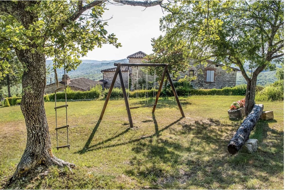 Le Pratola Luxury Villa view 5