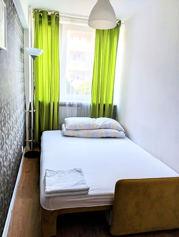 Ursus Rooms - Self Check-in view 4