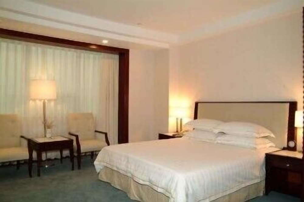 Hongyi Hotel Wuhan University view 5