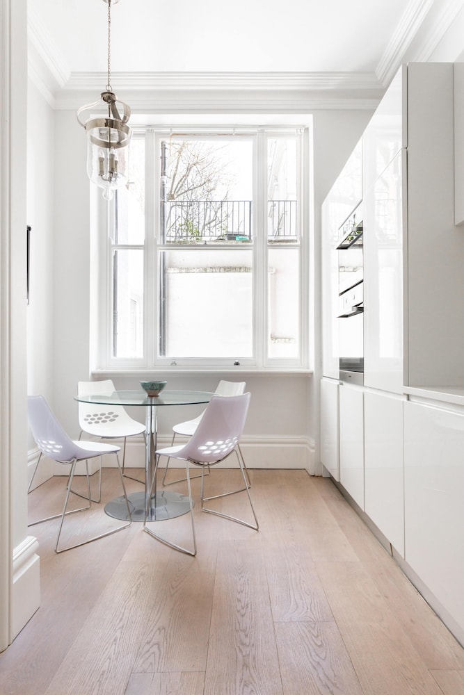 Gledhow Gardens Viii by Onefinestay