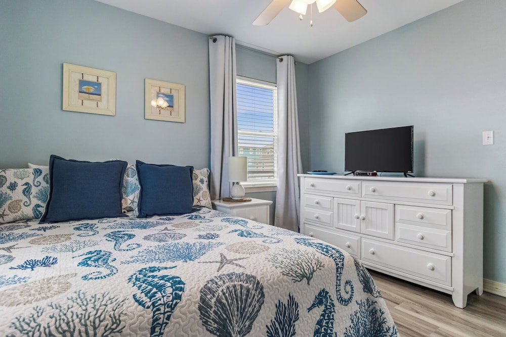 Bikini Bottom by Southern Vacation Rentals
