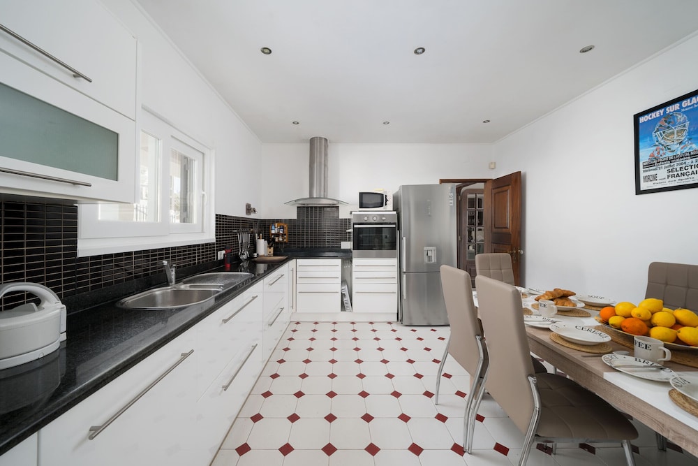 Albufeira Family Villa by Homing