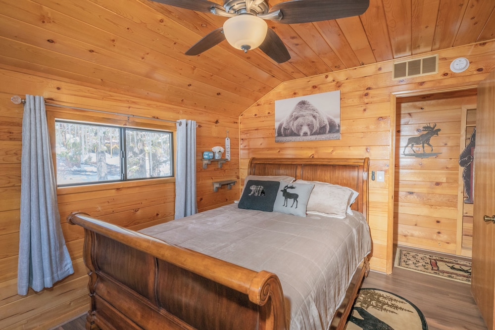Grizzly Getaway view 3