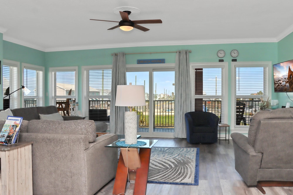 Paradise Shores 200