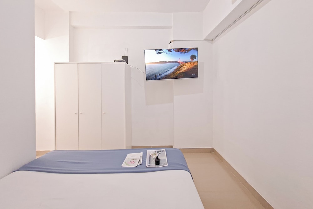 Simply Look 2Br Apartment Poris 88