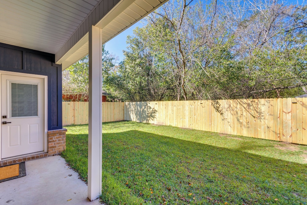 Pet-friendly Pensacola Home: Central Location