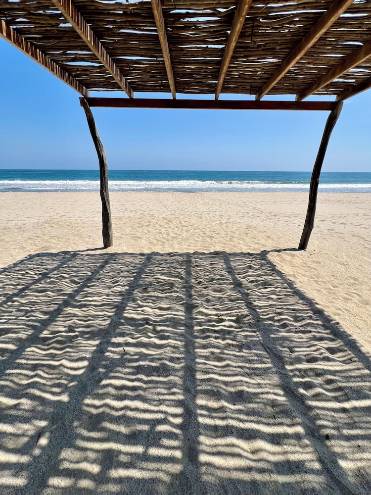 La Morada Punta Sal - Casa de playa frente al mar.