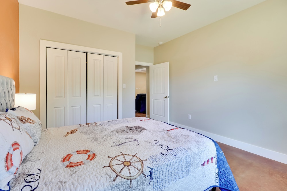 1 Mi to Lake Lbj: Peaceful Home w/ Patio & Yard!