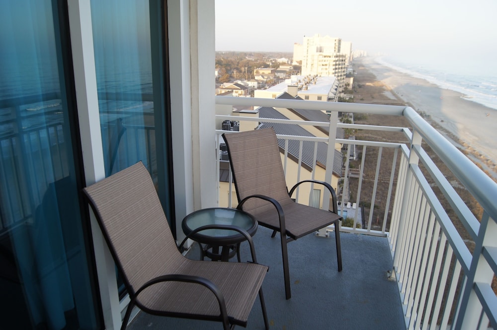 Seaside Resort 1003 3 Bedroom Condo by RedAwning
